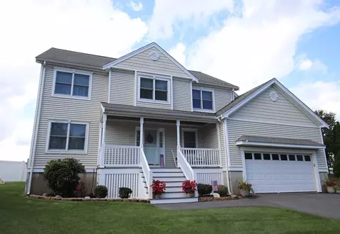 12 Kayla Dr, Saugus, MA 01906