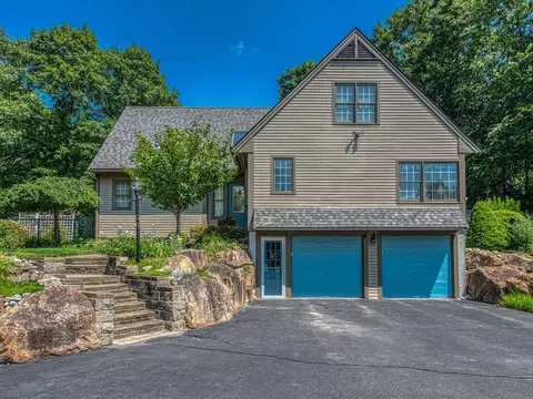 30 Turnstone Ter, Stoughton, MA 02072