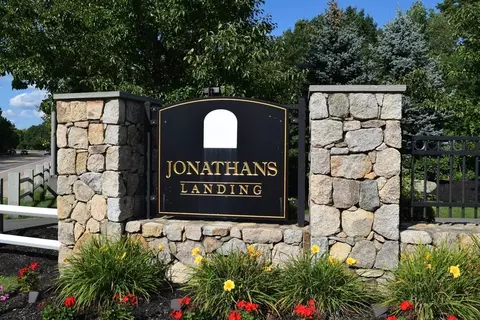 424 John Maher Hwy #408, Braintree, MA 02184