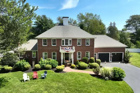 108 Pleasantwoods Ln, Hanover, MA 02339