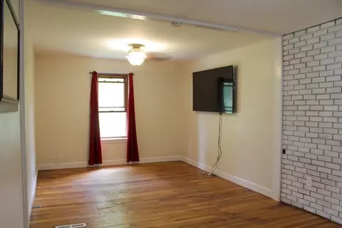 122 Ludlow Rd, Chicopee, MA 01020 photo 4