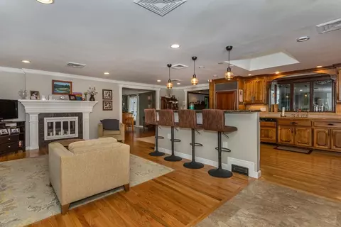 55 Volk Rd, Dedham, MA 02026 photo 5