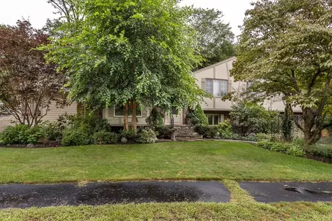 55 Volk Rd, Dedham, MA 02026 photo 2