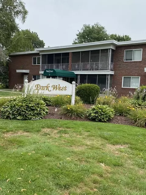 95 Park Ave #6, West Springfield, MA 01089