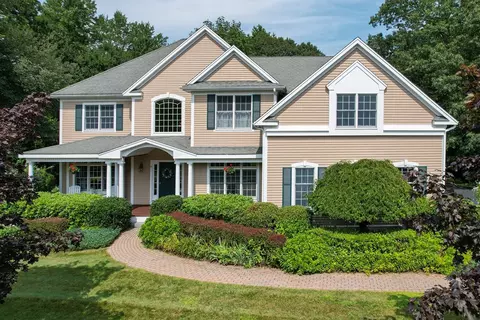 4 Kidder Ln, Southborough, MA 01772