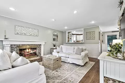 9 Eldon Dr, Franklin, MA 02038 photo 4