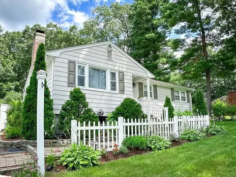9 Eldon Dr, Franklin, MA 02038