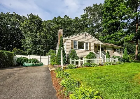 9 Eldon Dr, Franklin, MA 02038 photo 3