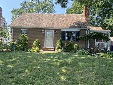 261 Pine Grove St, New Bedford, MA 02745