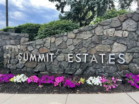 1002 Paradise Rd #3L, Swampscott, MA 01907