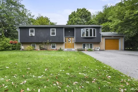 330 Palmer St, Somerset, MA 02726