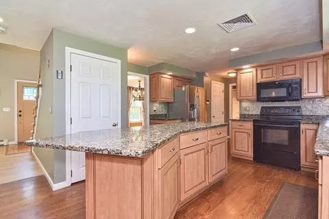 8 King Philip Path, Mendon, MA 01756 photo 19