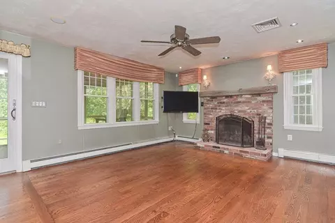 8 King Philip Path, Mendon, MA 01756 photo 13