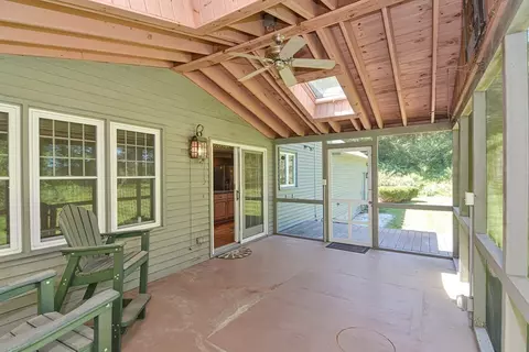 8 King Philip Path, Mendon, MA 01756 photo 6
