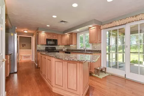 8 King Philip Path, Mendon, MA 01756 photo 15
