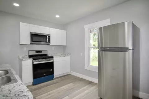 45 Yale St, Springfield, MA 01109 photo 6