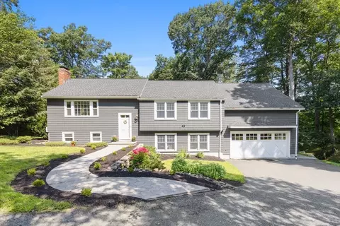 44 East St, Middleton, MA 01949