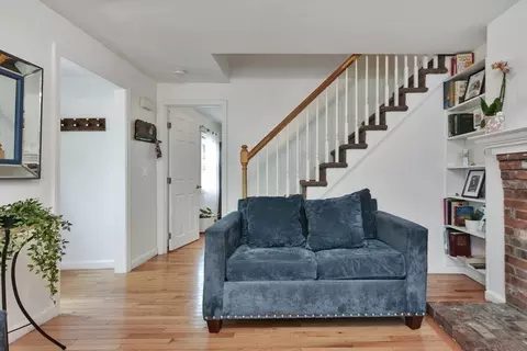 39 Oregon St, Springfield, MA 01118 photo 12