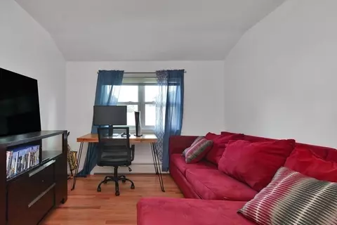39 Oregon St, Springfield, MA 01118 photo 17