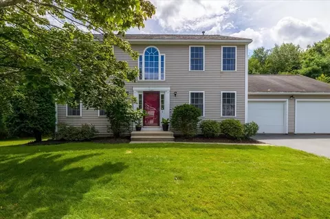 8 Hobblebush Rd, Shrewsbury, MA 01545