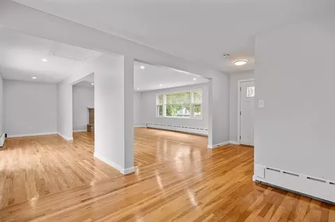 26 Rowena St, Worcester, MA 01606 photo 4