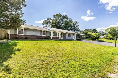 135 Anne Marie Dr, Brockton, MA 02302
