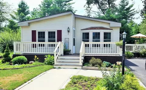 2 Lincoln Cir, Carver, MA 02330
