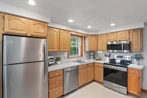 23 Old Post Rd, Walpole, MA 02081 photo 10