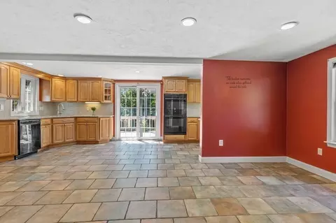 65 Macarthur Rd, Natick, MA 01760 photo 6
