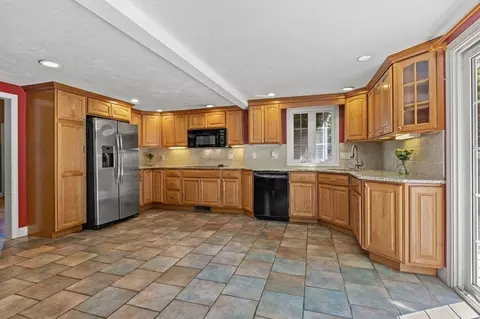 65 Macarthur Rd, Natick, MA 01760 photo 3
