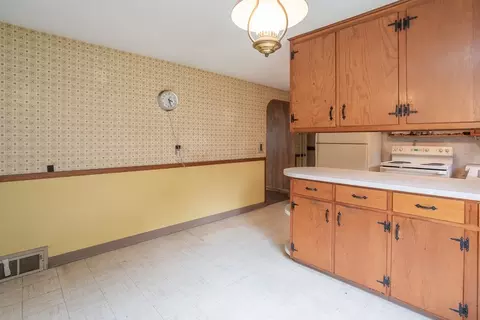 1854 Parker St, Springfield, MA 01128 photo 15