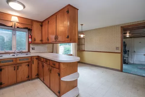 1854 Parker St, Springfield, MA 01128 photo 10