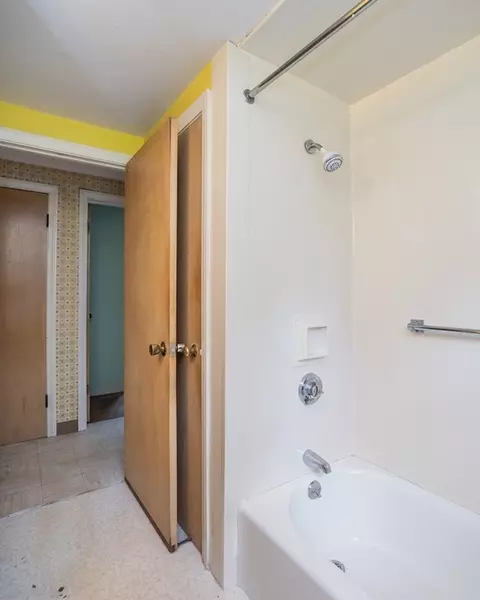 1854 Parker St, Springfield, MA 01128 photo 22