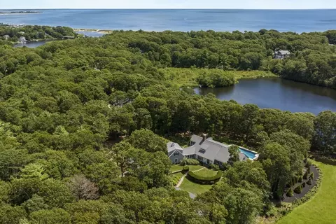 175 Starboard Ln, Barnstable, MA 02655