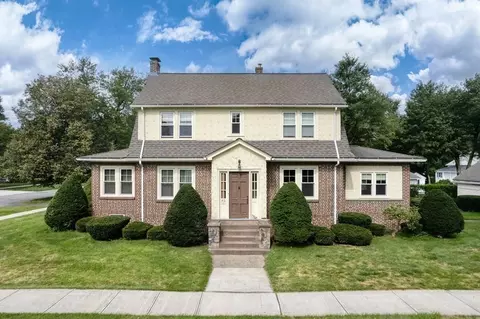 46 Hawthorn St, Longmeadow, MA 01106