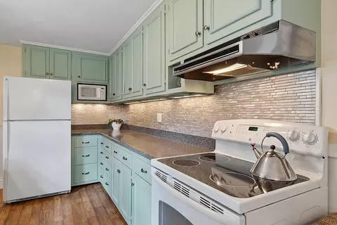 4 Ash St, Beverly, MA 01915 photo 12