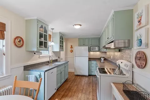4 Ash St, Beverly, MA 01915 photo 10