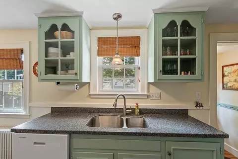 4 Ash St, Beverly, MA 01915 photo 14