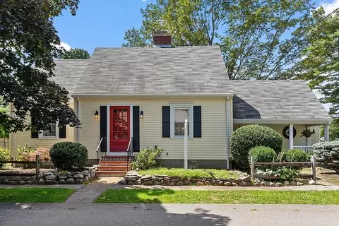 4 Ash St, Beverly, MA 01915 photo 5