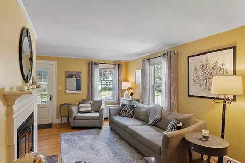 4 Ash St, Beverly, MA 01915 photo 7