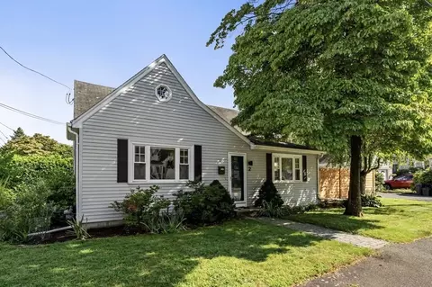 2 Orchard Ter, Salem, MA 01970
