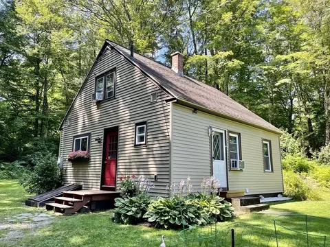36 Robbins Rd, Greenfield, MA 01301