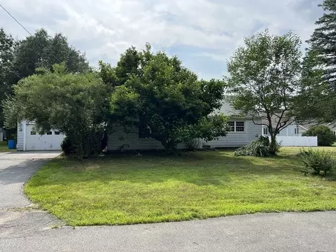40 Palermo St, Methuen, MA 01844