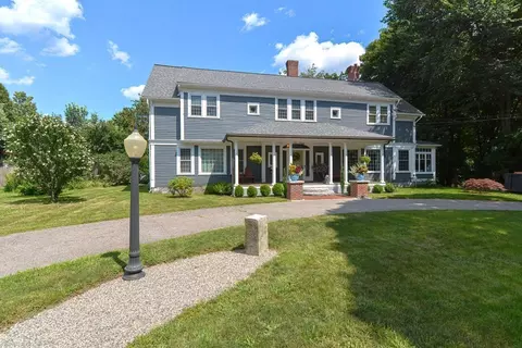 35 Capron St, Uxbridge, MA 01569