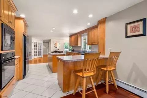 184 East St, Upton, MA 01568 photo 11