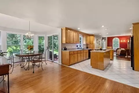 184 East St, Upton, MA 01568 photo 7
