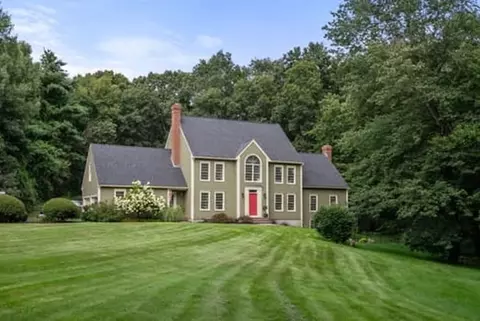 184 East St, Upton, MA 01568 photo 3