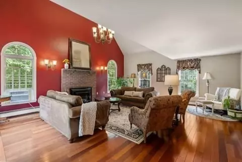 184 East St, Upton, MA 01568 photo 14