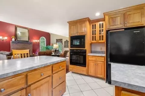 184 East St, Upton, MA 01568 photo 12