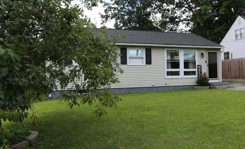 24 Kenilworth St, Springfield, MA 01109